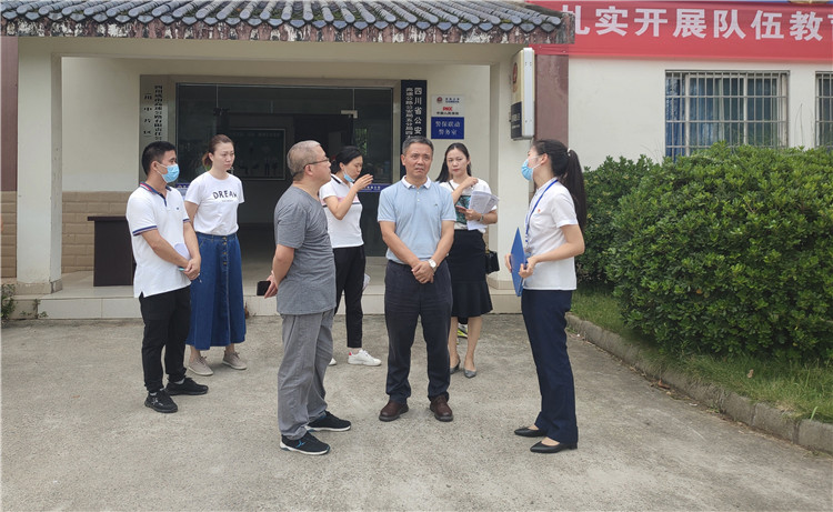 no469-成南公司党委副书记、总经理万忠金一行督导管理处收费站站房改造及环保工作.jpg
