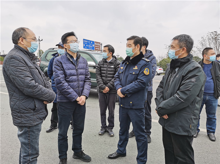 no651-省交通运输厅党组成员、副厅长张勇一行到成南公司检查高速公路节前安全、疫情防控等工作（苏东）.jpg