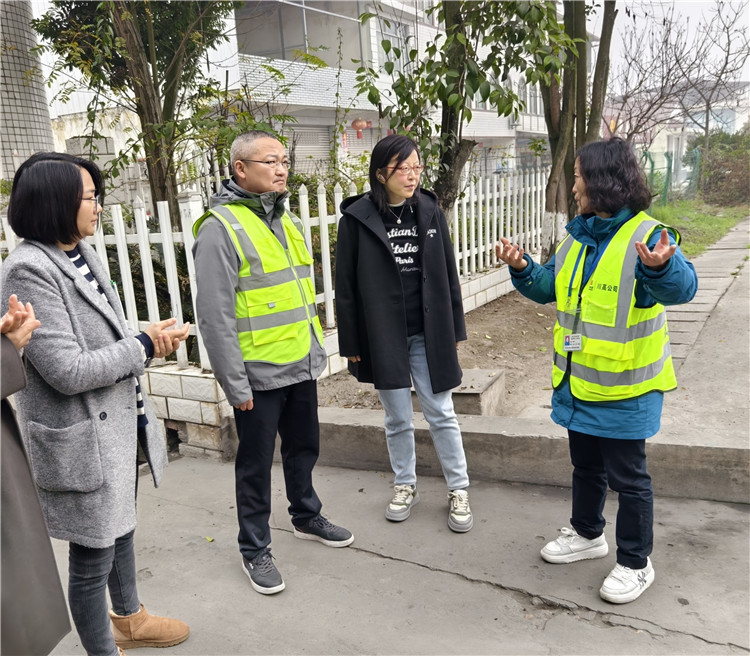 no022-1.12成南公司收费管理部到遂宁管理处回马站检查指导出口ETC货车通行试点准备工作.JPG