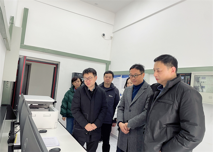 2.1+绵阳管理处+川高公司党委委员、副总经理孙淳赴玉皇收费站督导检查春运安全生产工作.jpg